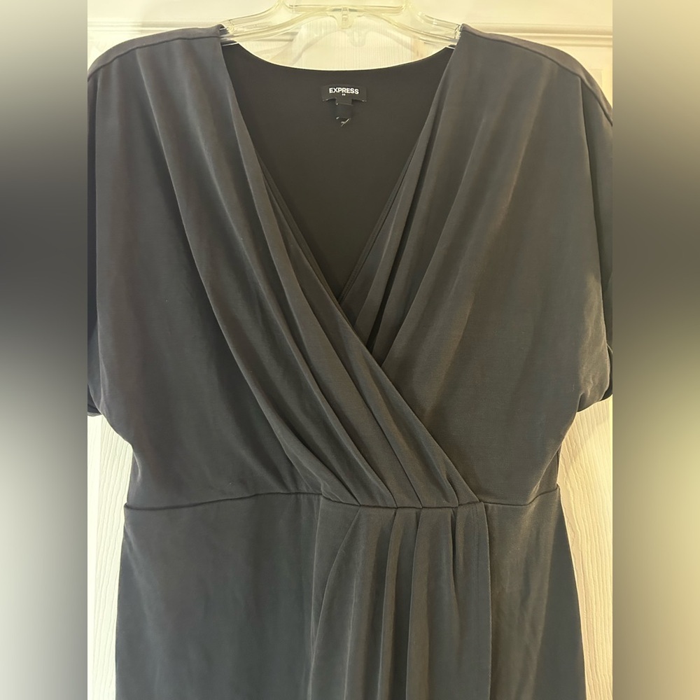 Express Wrap Dress Medium​ - Picture 2 of 4